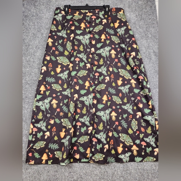 ROMWE Dresses & Skirts - Romwe Maxi Skirt Size 2XL Fairycore Mushrooms Butterflies Mrs. Frizzle Button